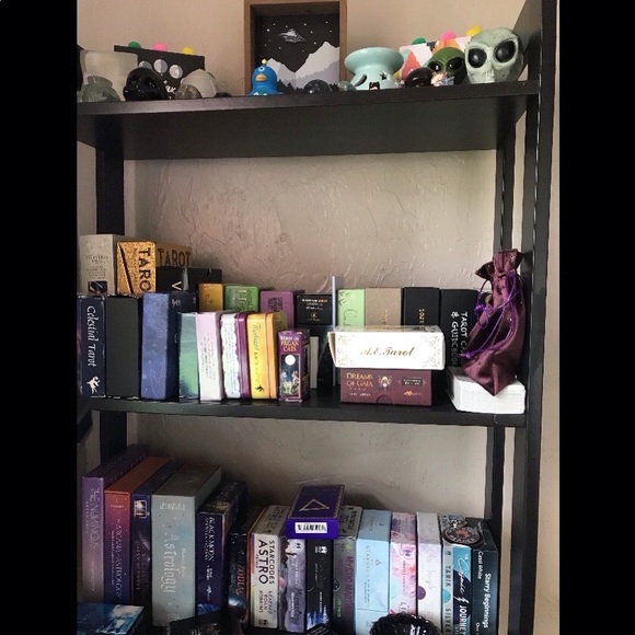 Meet your Posher, Dee! - Picture 1 of 15